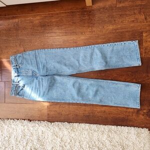Abercrombie Ultra High Rise 90s Straight Jean